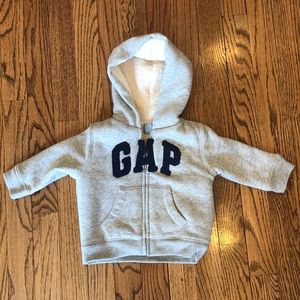 Gap sweatshirt